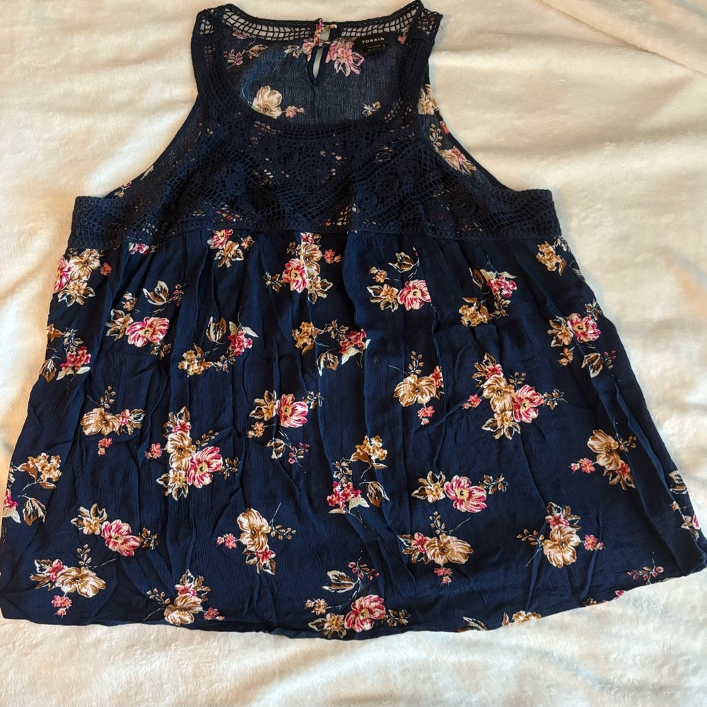 Torrid Navy Floral Tank Blouse Size 2